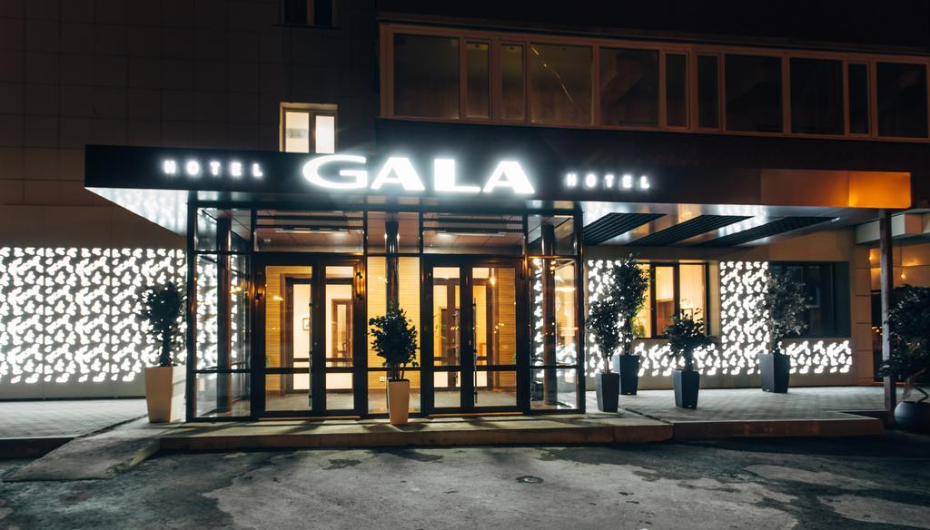 Gala Hotel Szurgut Kültér fotó